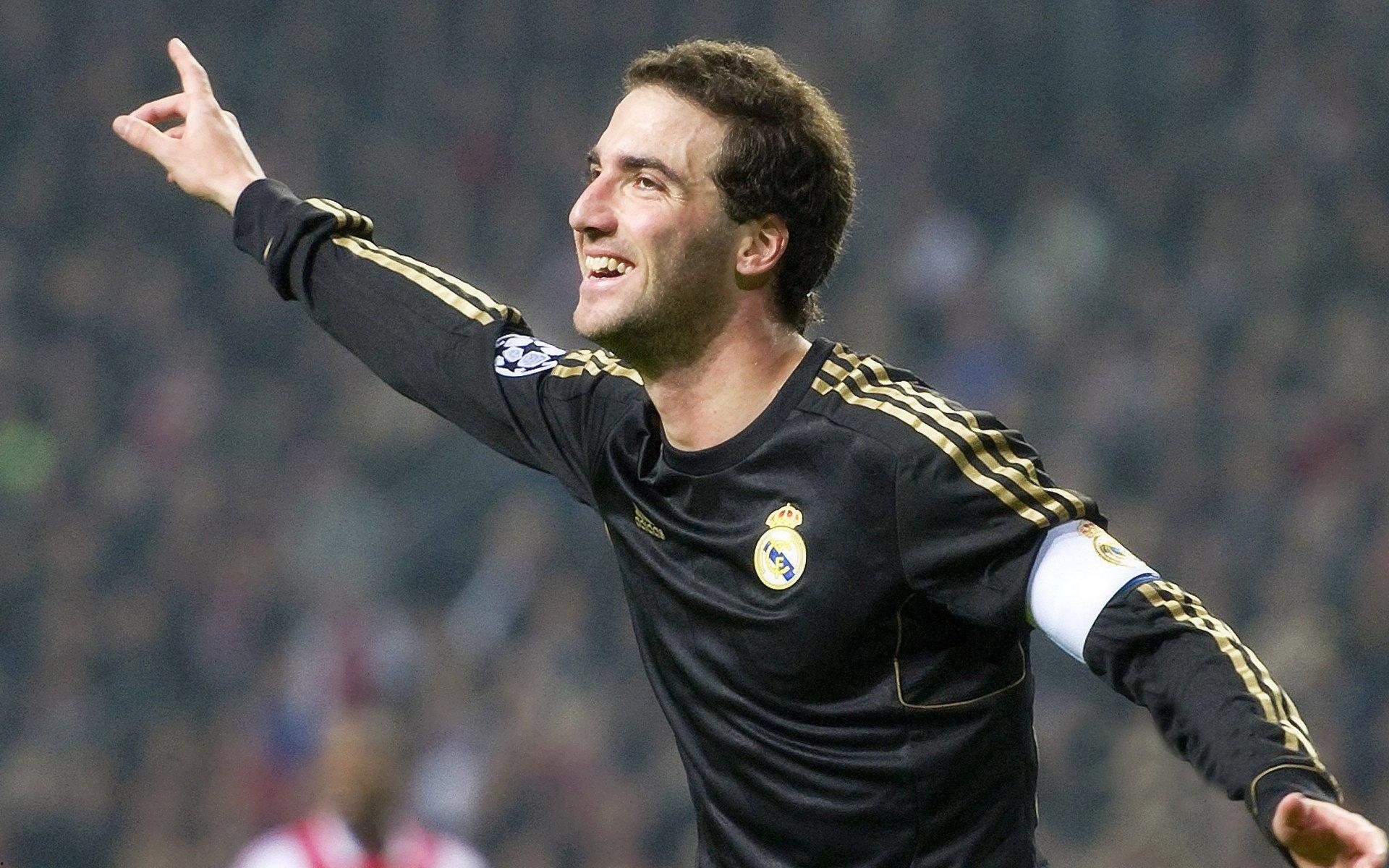 上海男篮三度跨洋挑战火箭队 NBA季前赛再续中美篮球交流佳话