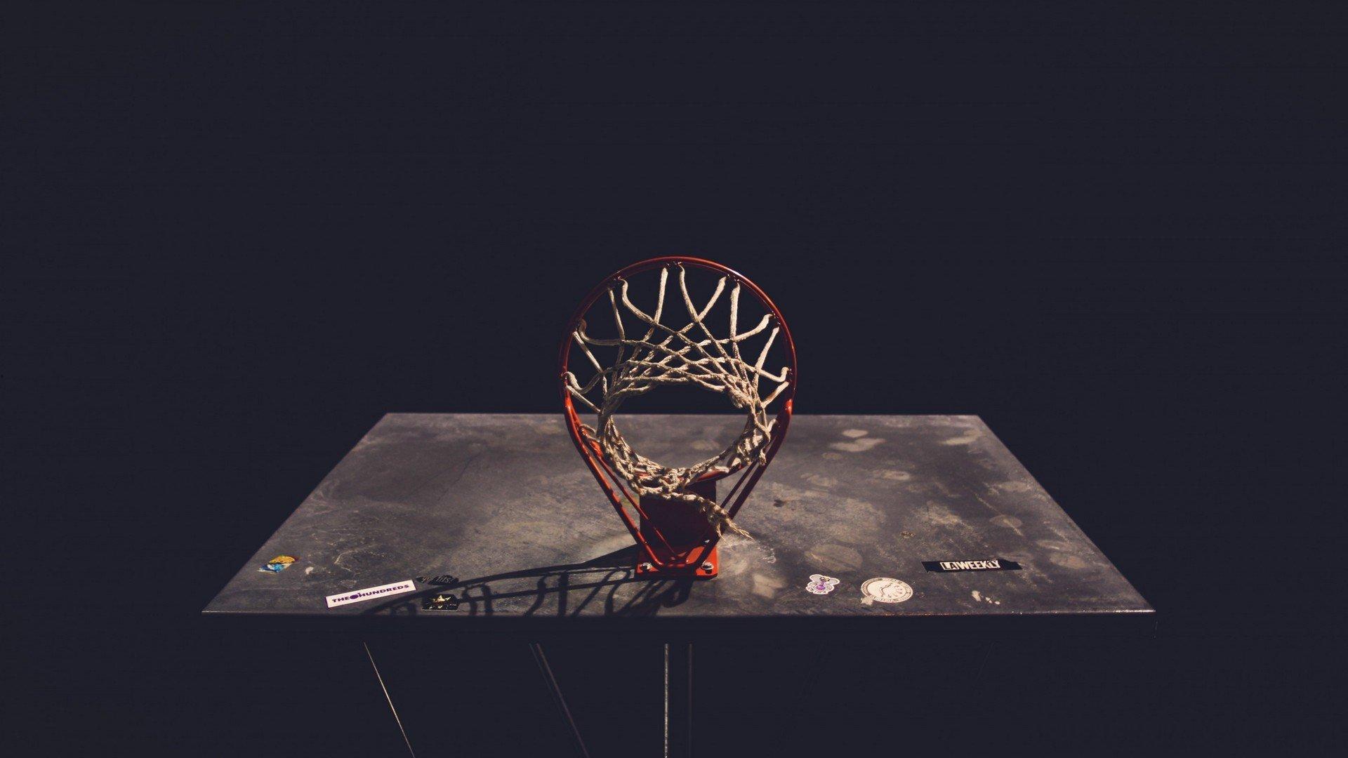 昔日绿军奇兵闪耀总决赛！15分钟狂揽21分神迹，里昂-鲍威迎39岁生日获母队致敬